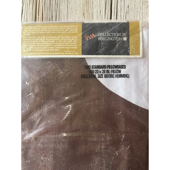 Vintage MCM Vera Collection Burlington 2 Standard Pillowcases no iron cot/poly - Picture 2 of 2